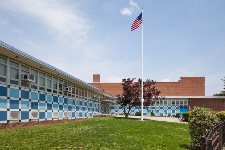 The architecture firm Fellheimer and Wagner designed Thomas A. Edison Vocational High School. The school was built in Jamaica, Queens, in 1959.