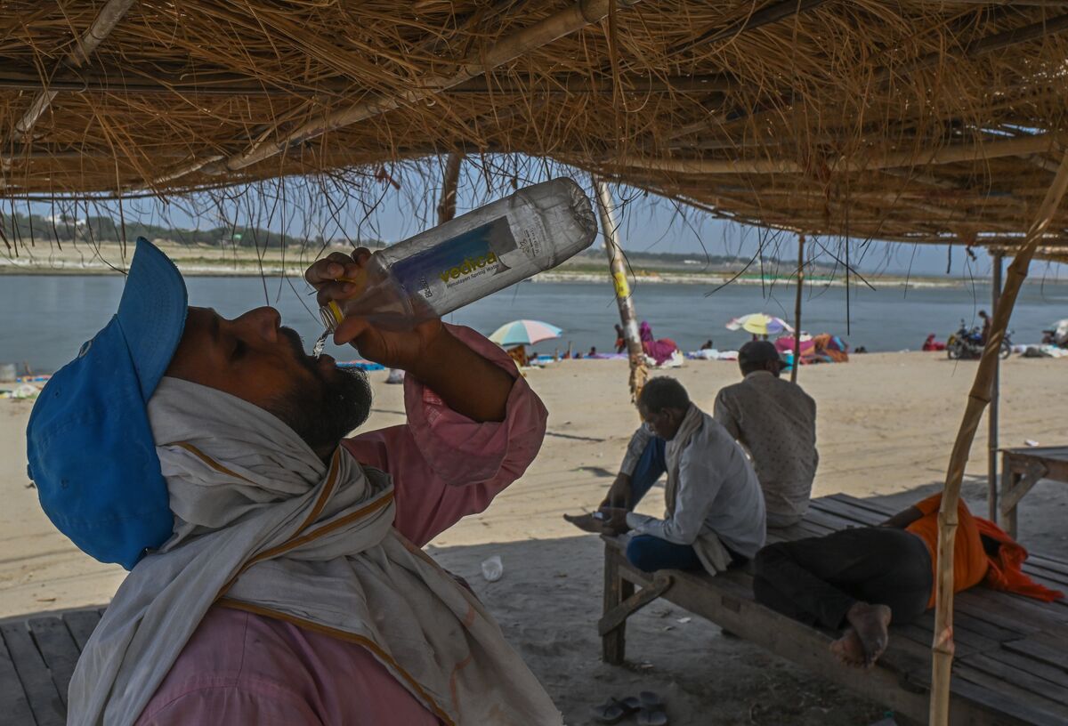 India’s Scorching Nights Strain Power Grid and Threaten Health