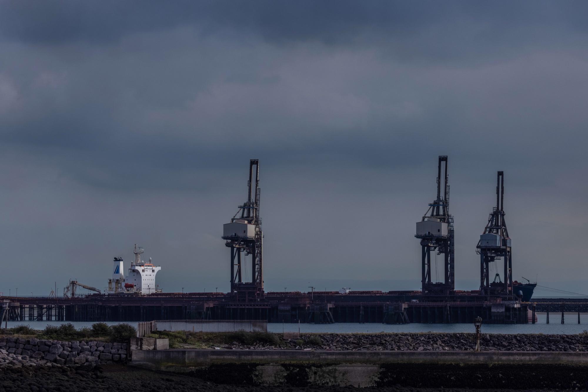 Britain and Tata Agree to $1.6 Billion Package for Steel Mill - The New  York Times