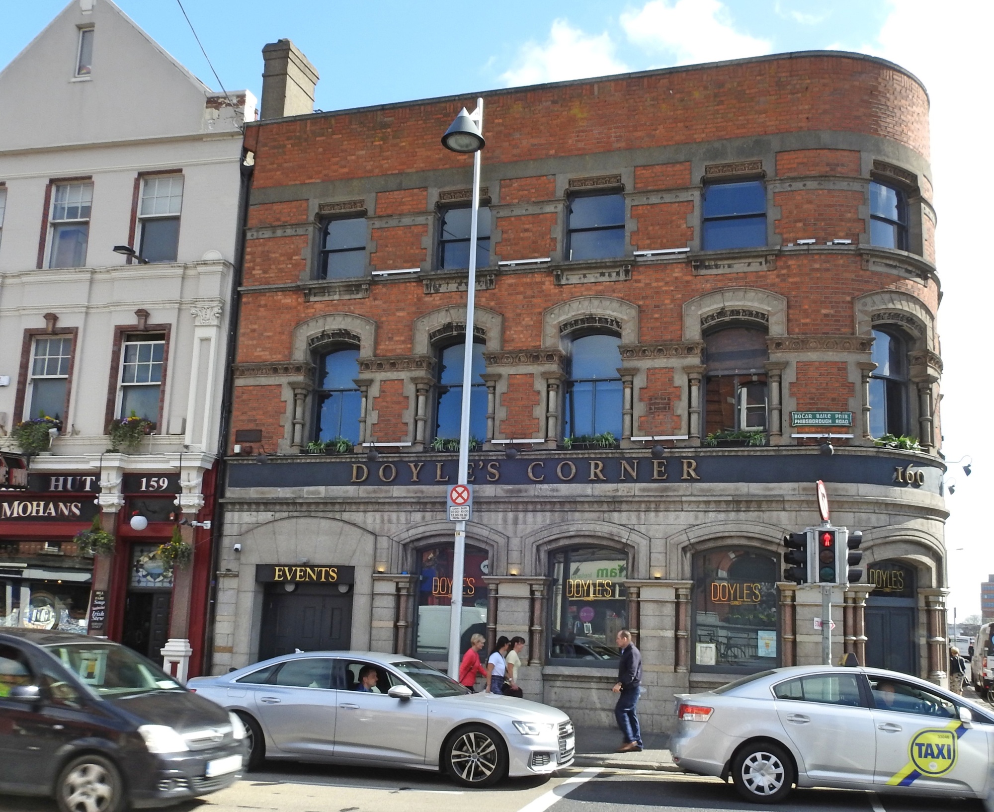 Dublin Pub Doyle’s Corner Says ‘Bring Your Coat’ for Discount on Low ...