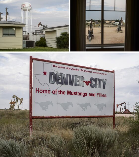 U.S. Oil Boom Towns Risk Ghost Town Future