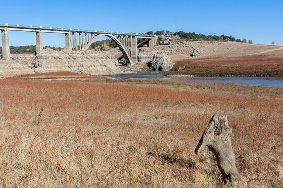 Spanish Utility Faces Villagers’ Ire in Row Over Shrinking Reservoir