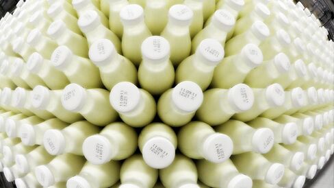 Dairies Can't Find Milk Buyers, Ends up in Pits