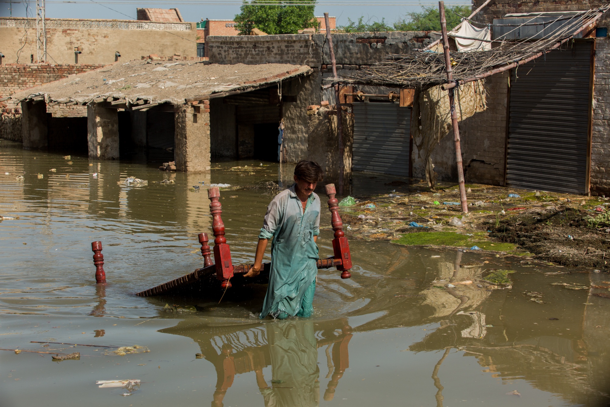 Pakistan Bonds Drop to Lowest in Month as Floods to Hurt Economy ...