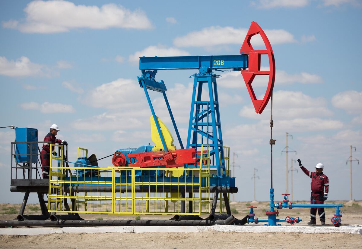 Exxon Warns Kazakhstan’s Top Oil Field to Peak Within Years