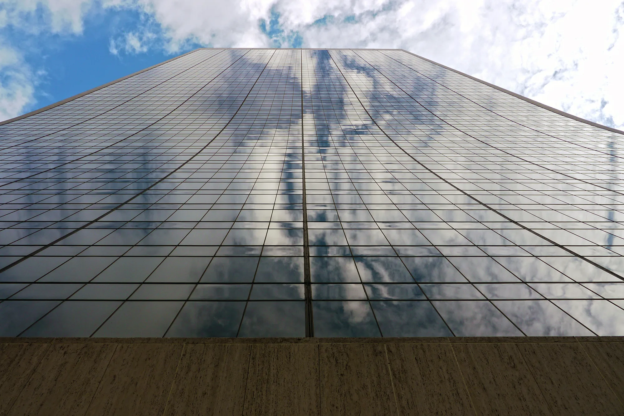 The Solow Building at 57th Street in Manhattan, home of&nbsp;Apollo Global Management.&nbsp;