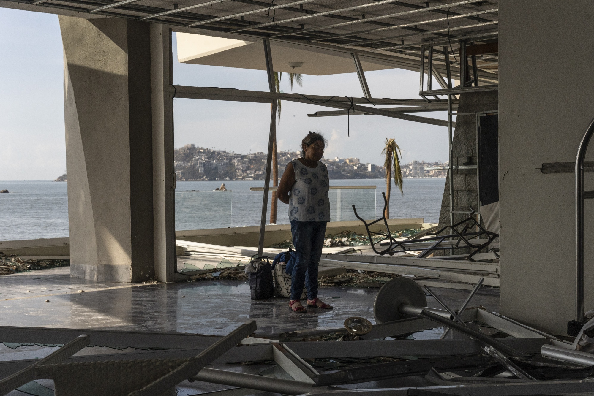 Hurricane Otis Disaster in Acapulco Sparks Criticism of Mexican President -  Bloomberg