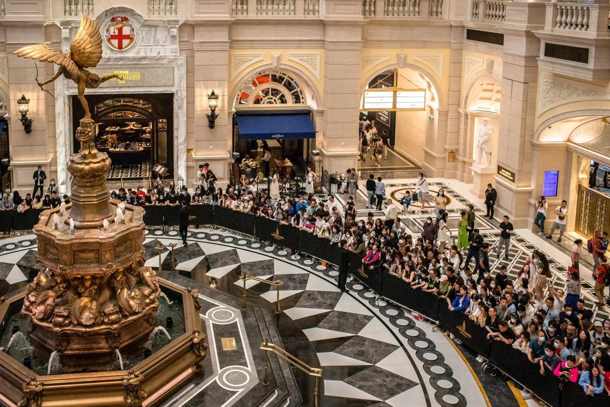 Visitors&nbsp;during the opening at the Londoner Macao casino resort, operated&nbsp;Las Vegas Sands Corp., in Macau, China.