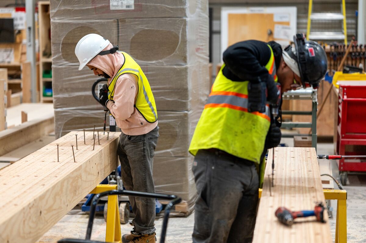Factories, Wholesalers in Canada Gain More Than Expected