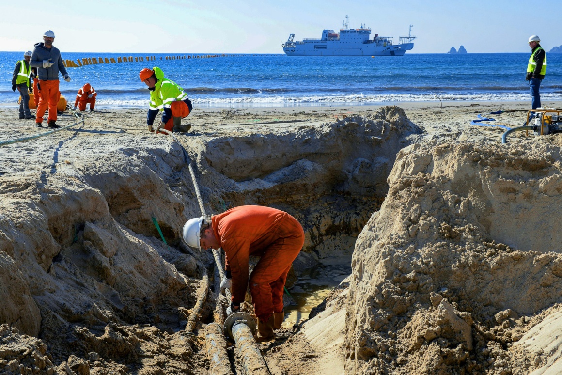 Installation of the SEA-ME-WE 5 submarine cable in La Seyne-sur-Mer, France, in March 2016