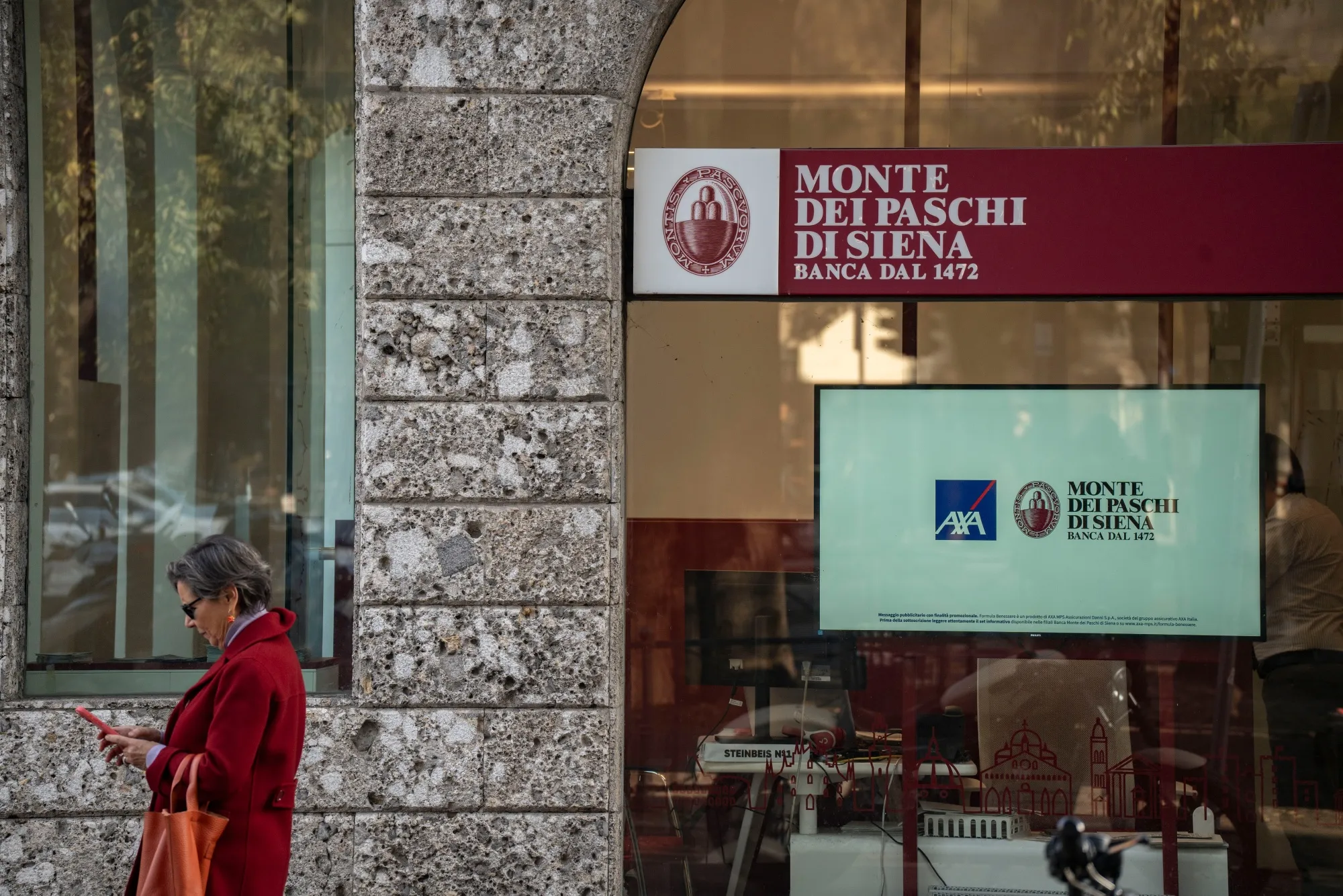 Monte Paschi (BMPS IM) Explores Deal for Mediobanca (MB IM) - Bloomberg