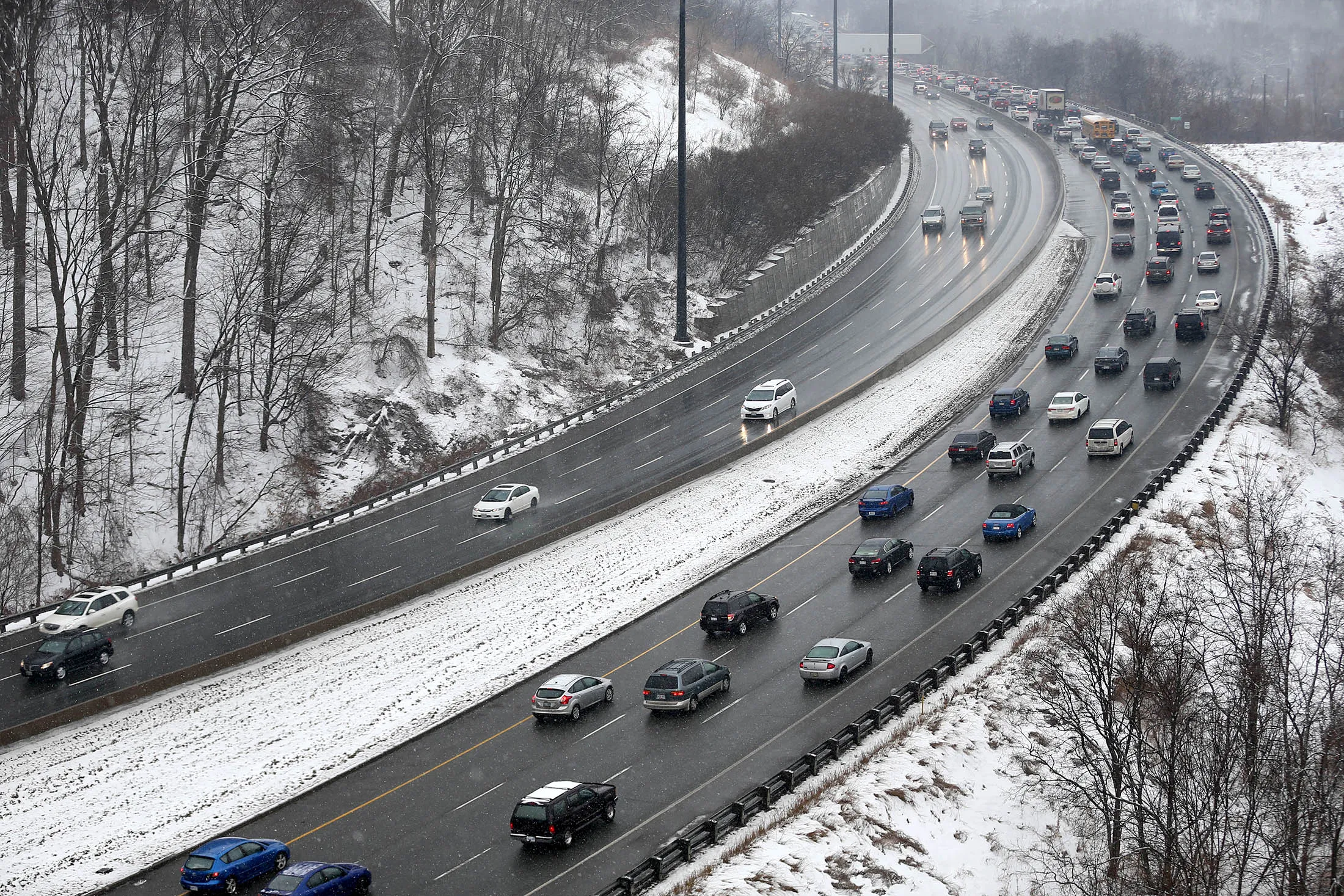 Traffic on the southbound Don Valley Parkway in Toronto, on Jan. 5, 2014.
