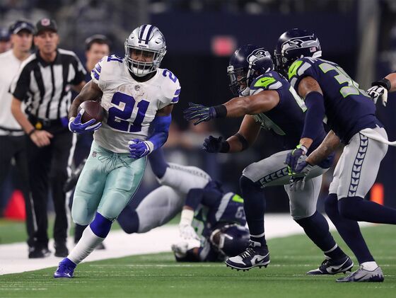 Dallas Cowboys' Ezekiel Elliott Runs 21 Miles an Hour, But Who Owns That Data?