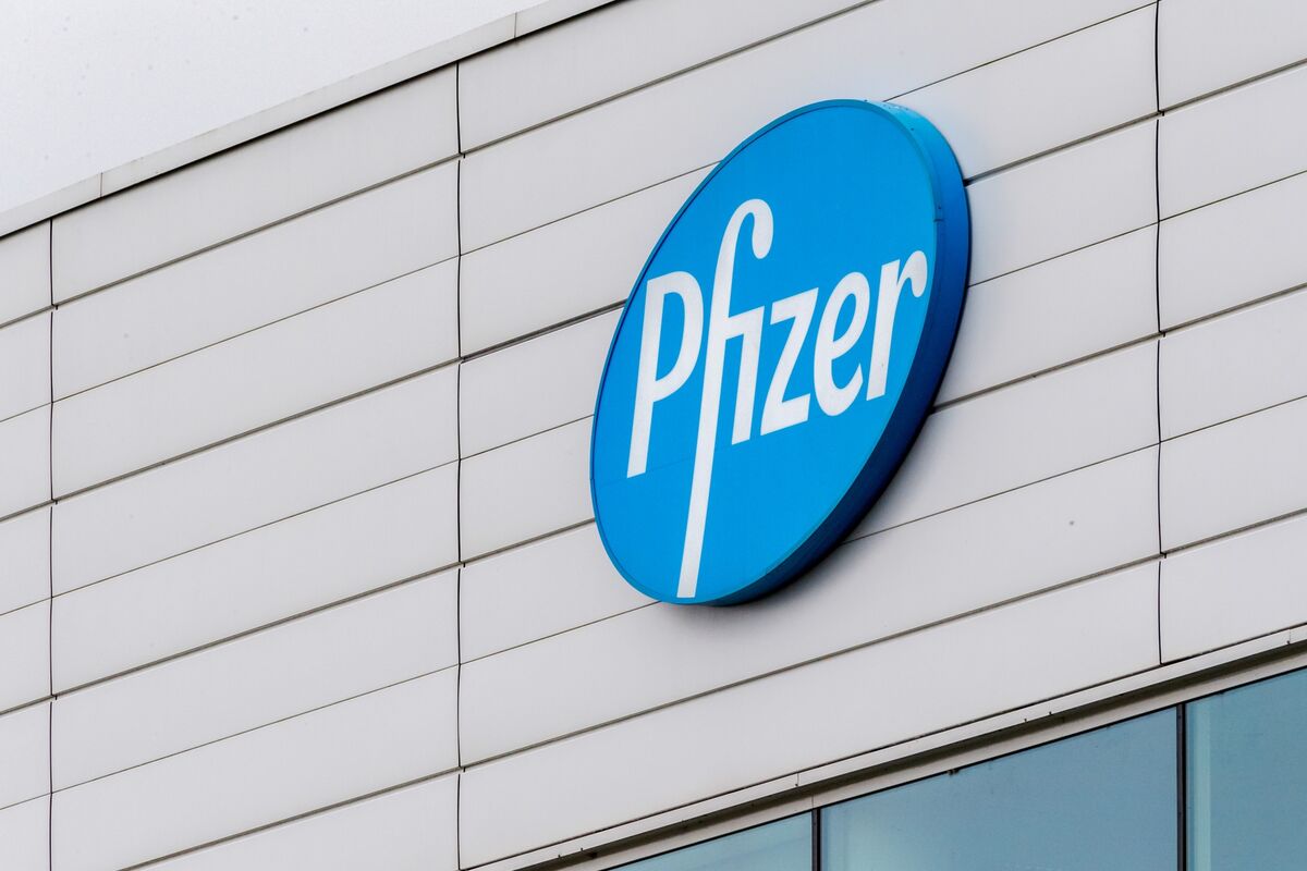 Pfizer Seeks Deals With Chinese Biotechs to Offset Lost Revenue - Bloomberg
