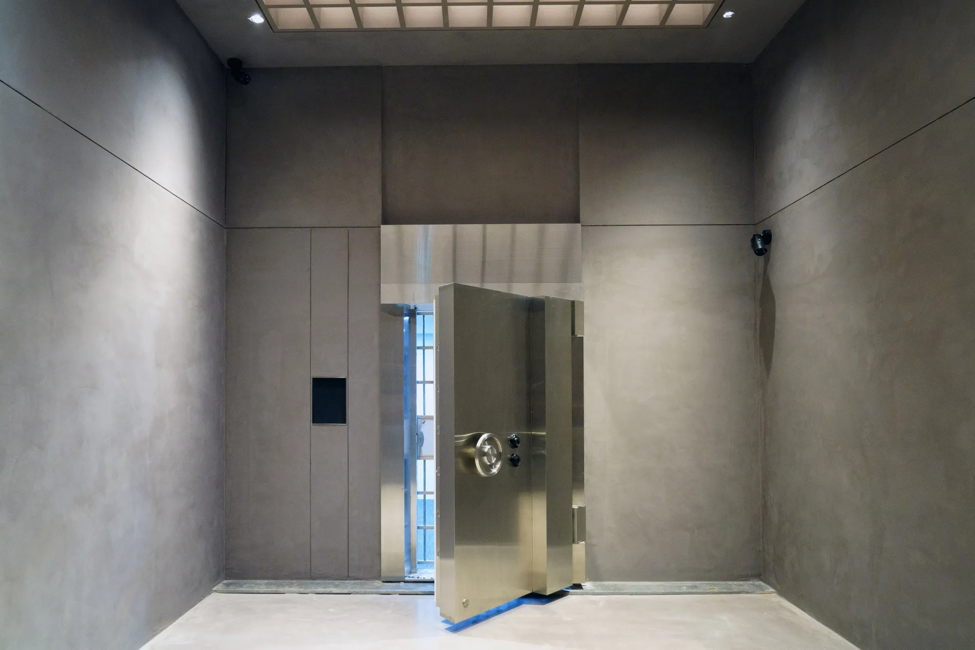 As the Rich Snap Up Gold Bars, Storage Vaults Brace for Business - Bloomberg