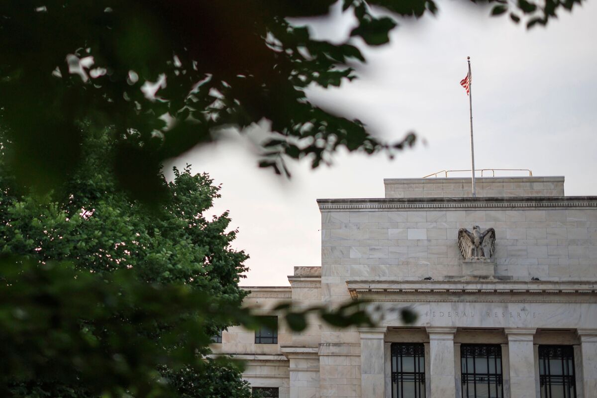 Jefferies Sees Crowded Trade in Big Tech as Fed Nears Rate Cuts