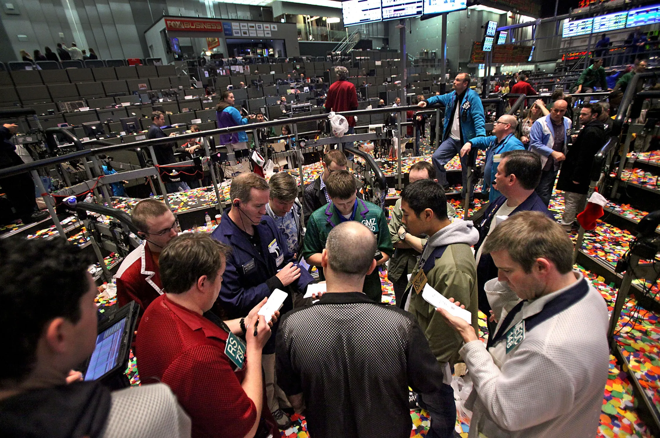 Traders&nbsp;in the Eurodollar options pit at the Chicago Board of Trade&nbsp;in Chicago on Dec. 31, 2011.&nbsp;
