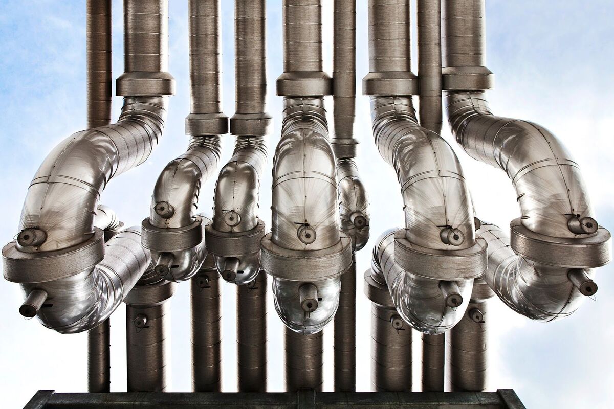 How Much Water Do Google Data Centers Use? Billions of Gallons - Bloomberg thumbnail