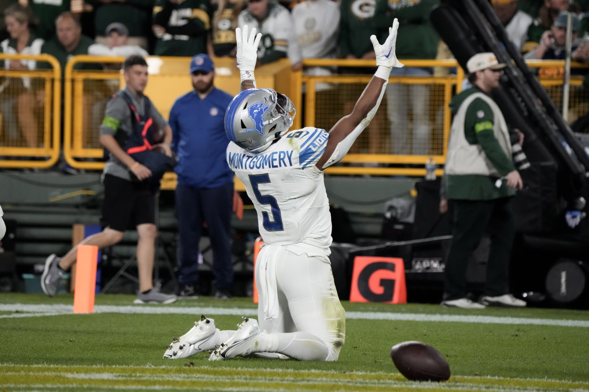 Lions beat Packers 34-20 to take early command of NFC North