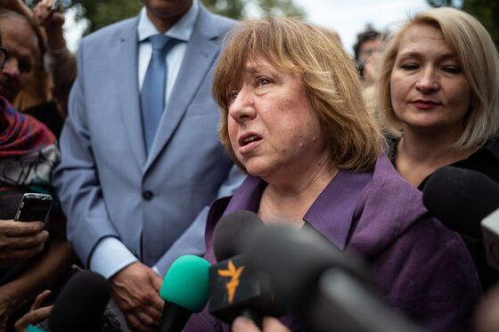 Belarus Questions Nobel Laureate Svetlana Alexievich Over Protests