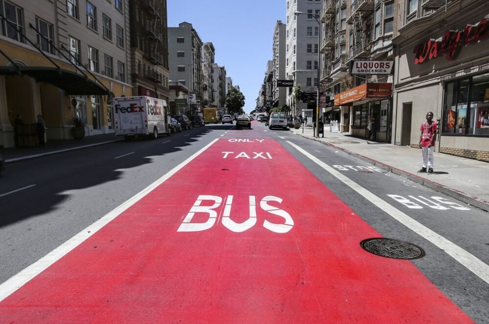 How 'Tactical Transit Lanes' Help Buses Beat Traffic - Bloomberg