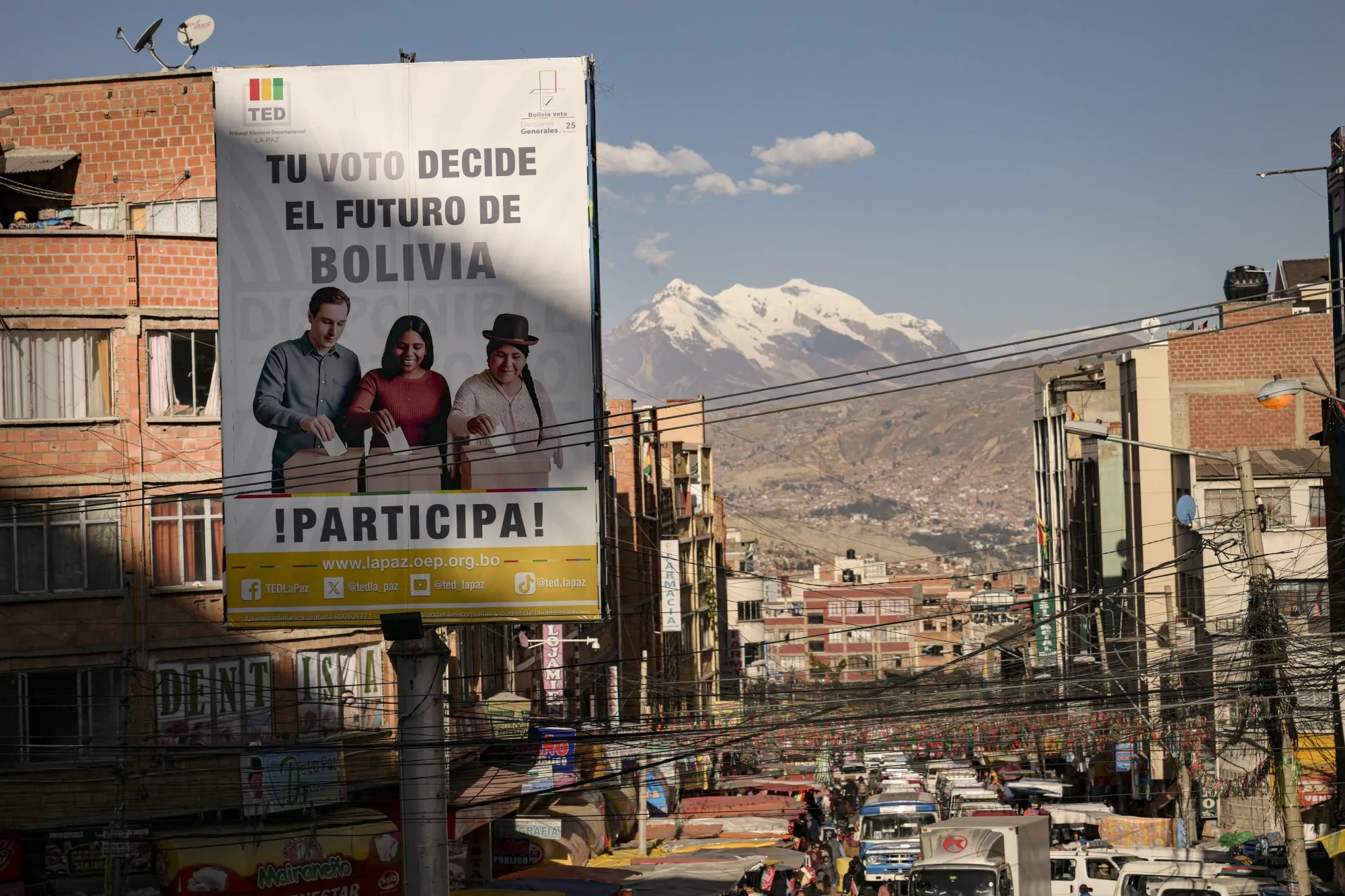 A poster in La Paz, Bolivia, calling for people to vote in the presidential election.