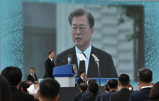 South Korea Leader Uses New Popularity to Push Sweeping Agenda