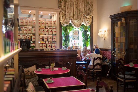 A Victorian Teahouse Thrives in Rome