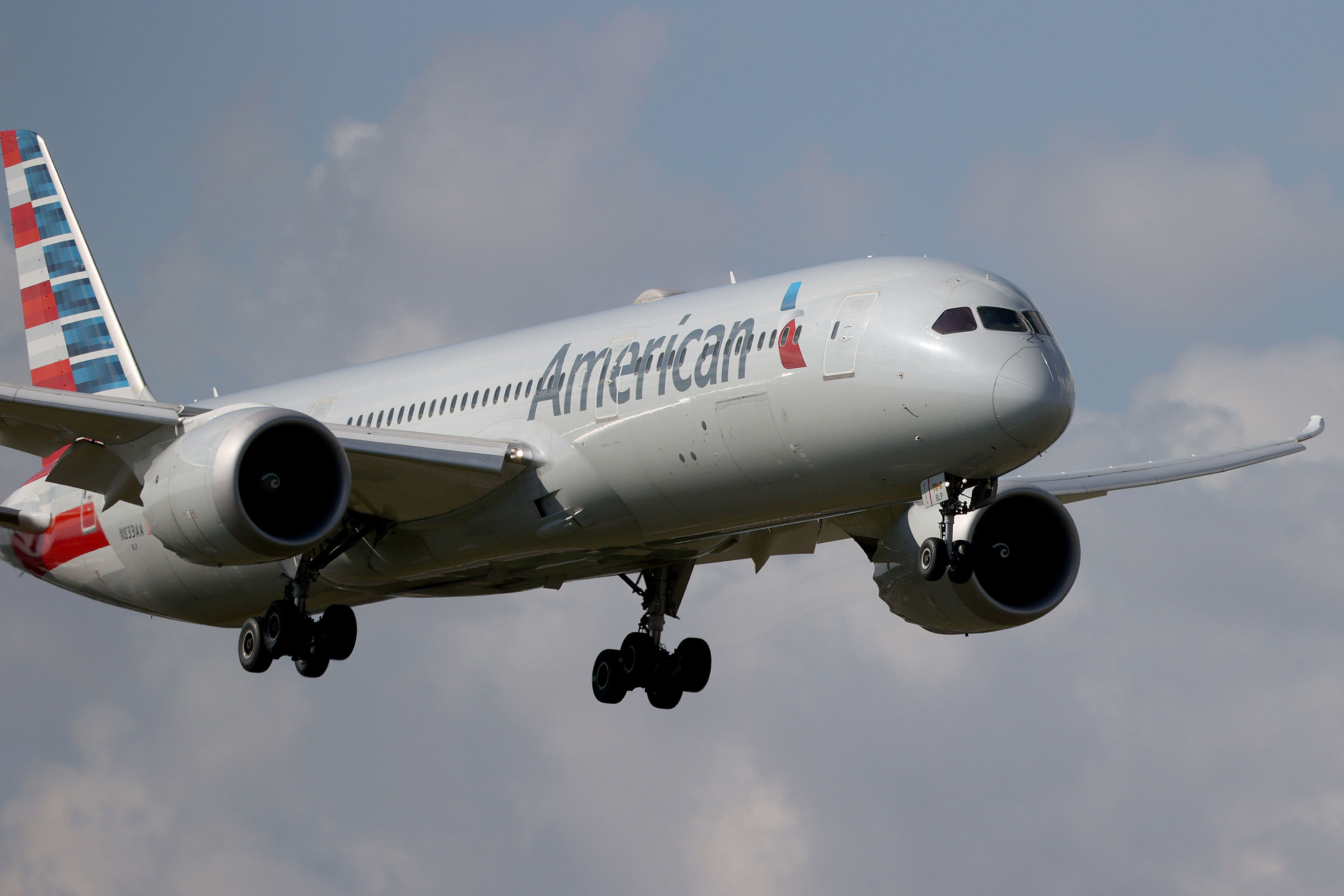 American Air (AAL) Delays Boeing (BA) Dreamliner Deliveries - Bloomberg