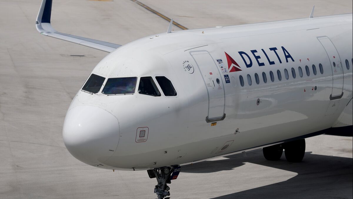Delta Sees Record Premium Seats in '26, Main Cabin Flat or Down