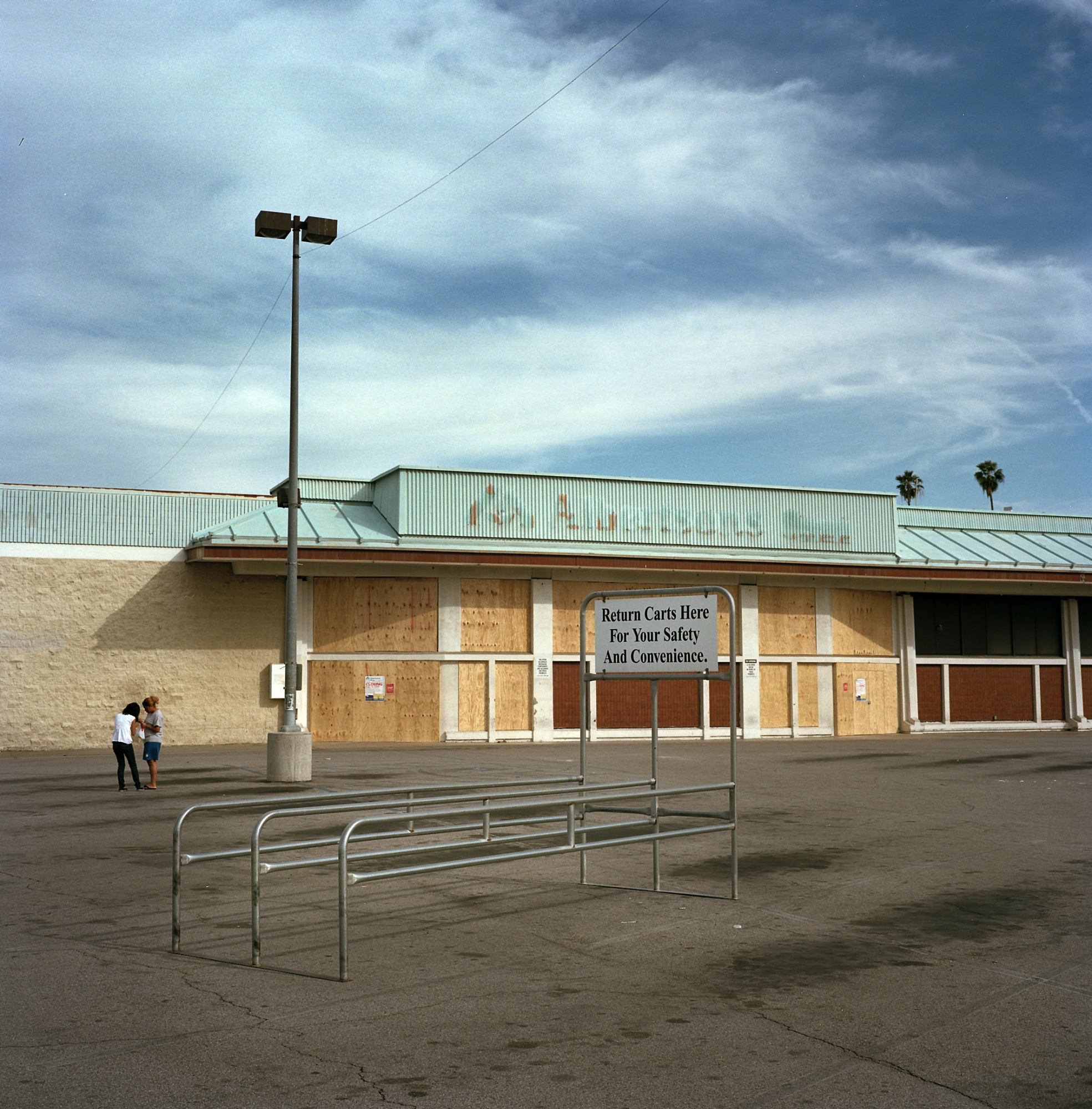 A former Albertsons grocery store in Canoga Park, CA in 2009.