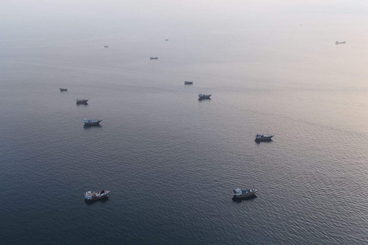 US and Iran Agree to Halt Attacking Each Other Ahead of Talks
