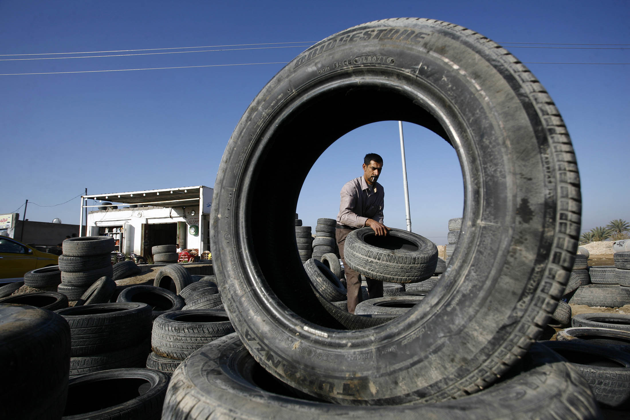 Iraq Sees $15 Billion in Aid Through 2017 as IMF Deal Looms - Bloomberg