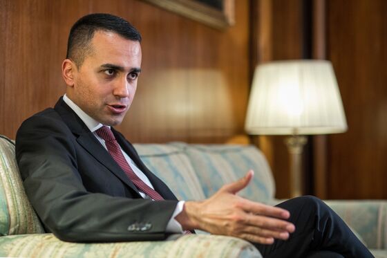 Italy’s Di Maio Trusts Salvini to Stand by Him for Long Term