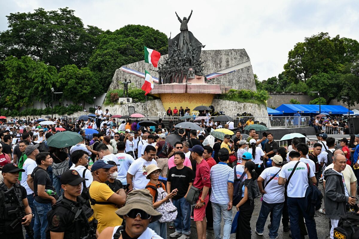 Religious Sect Flexes Muscle With Manila Protests Against Marcos