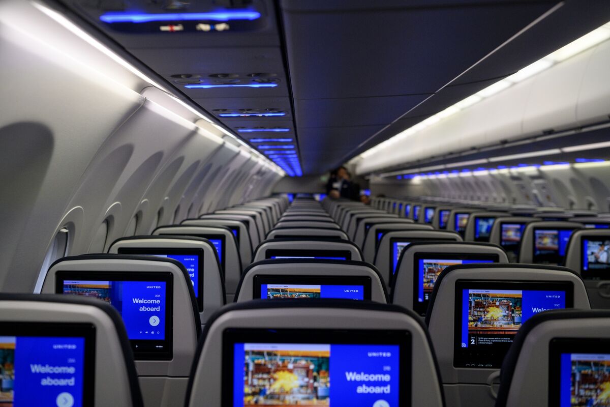 ユナイテッド航空、マスク氏のスターリンクと契約-無料Wi-Fi ユナイテッド航空、マスク氏のスターリンクと契約-無料Wi-Fi