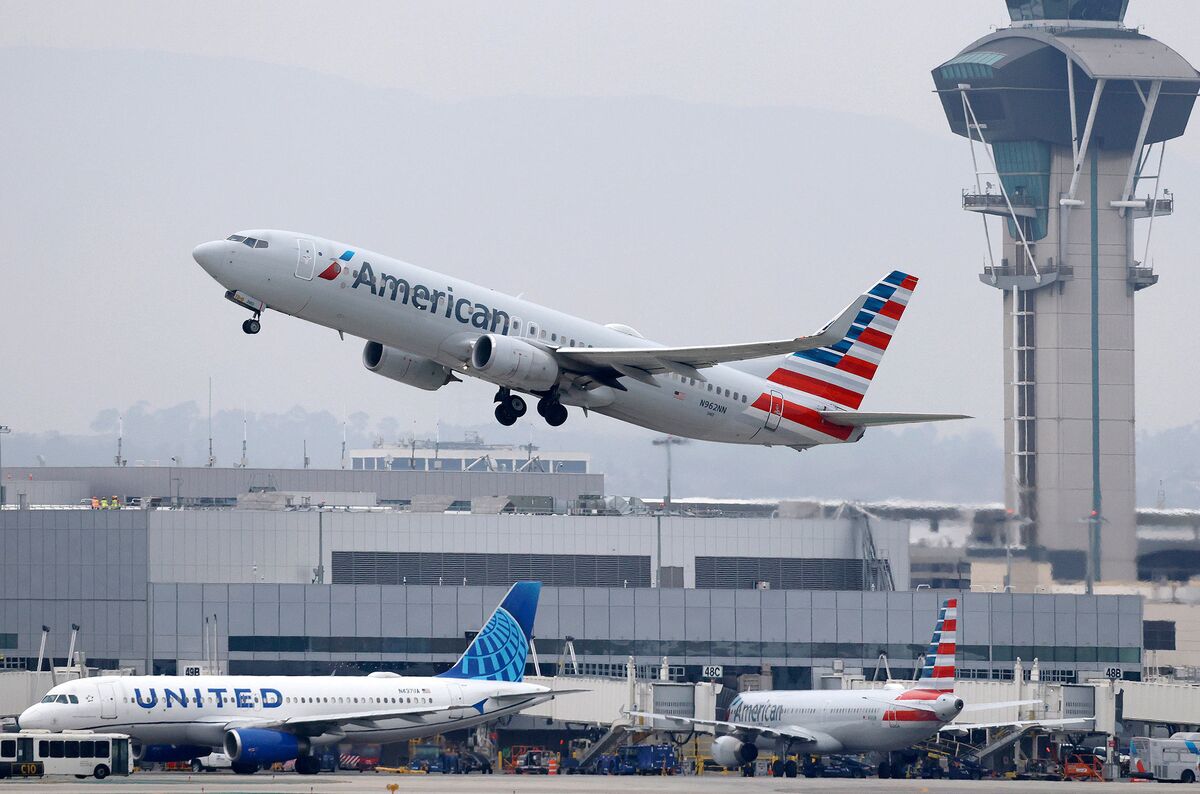 bloomberg.com - Sri Taylor - American Airlines Says It's Not Interested in United Merger