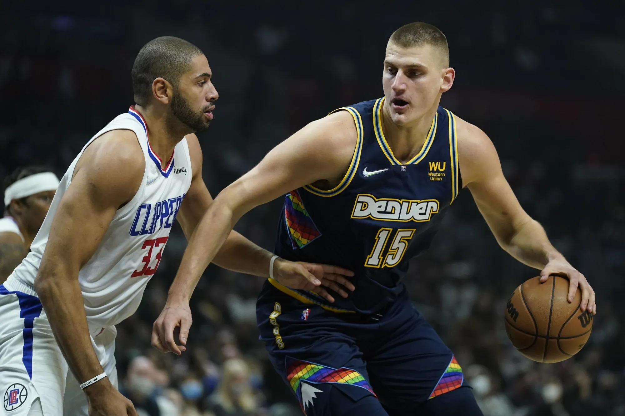 Jokic Has 26 Points, 22 Rebounds, Leads Denver Past Clippers - Bloomberg