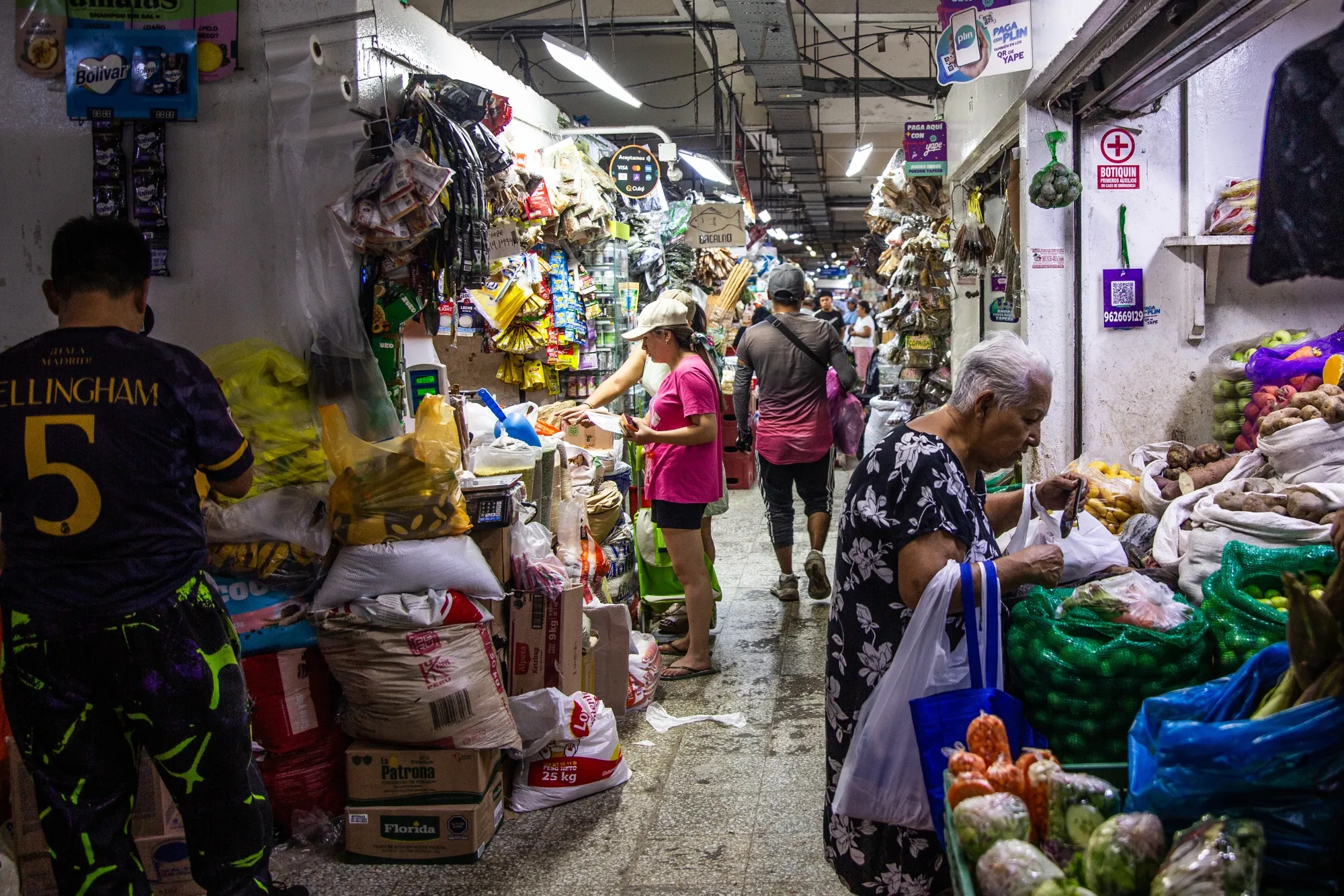 Shoppers at Central Market in Lima.