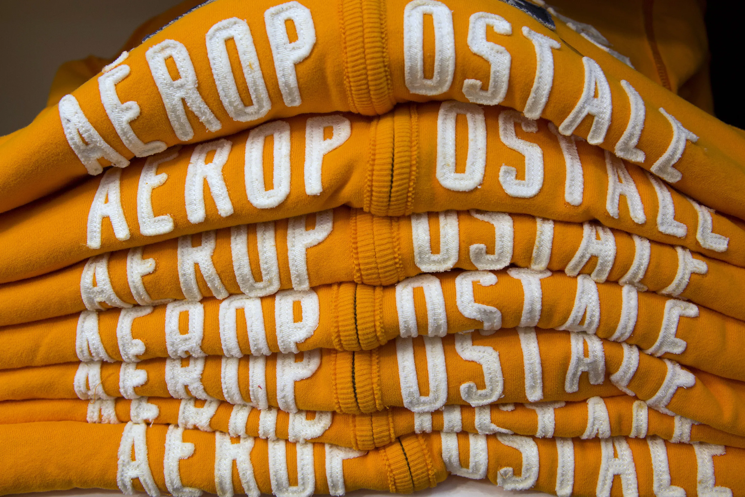 Aeropostale, a fold in the credit market.
