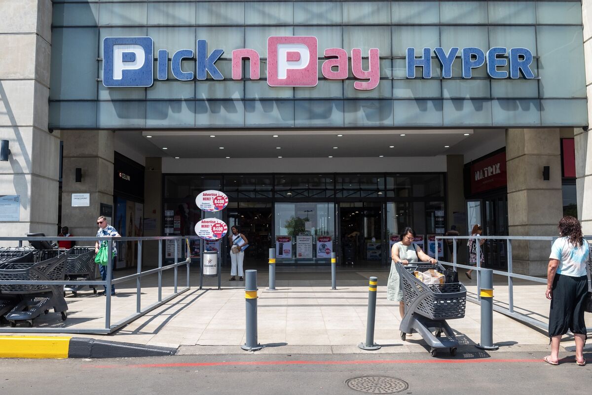 Pick n Pay Loss Narrows as South African Grocer’s Turnaround Gains Traction Amid Consumer Strain