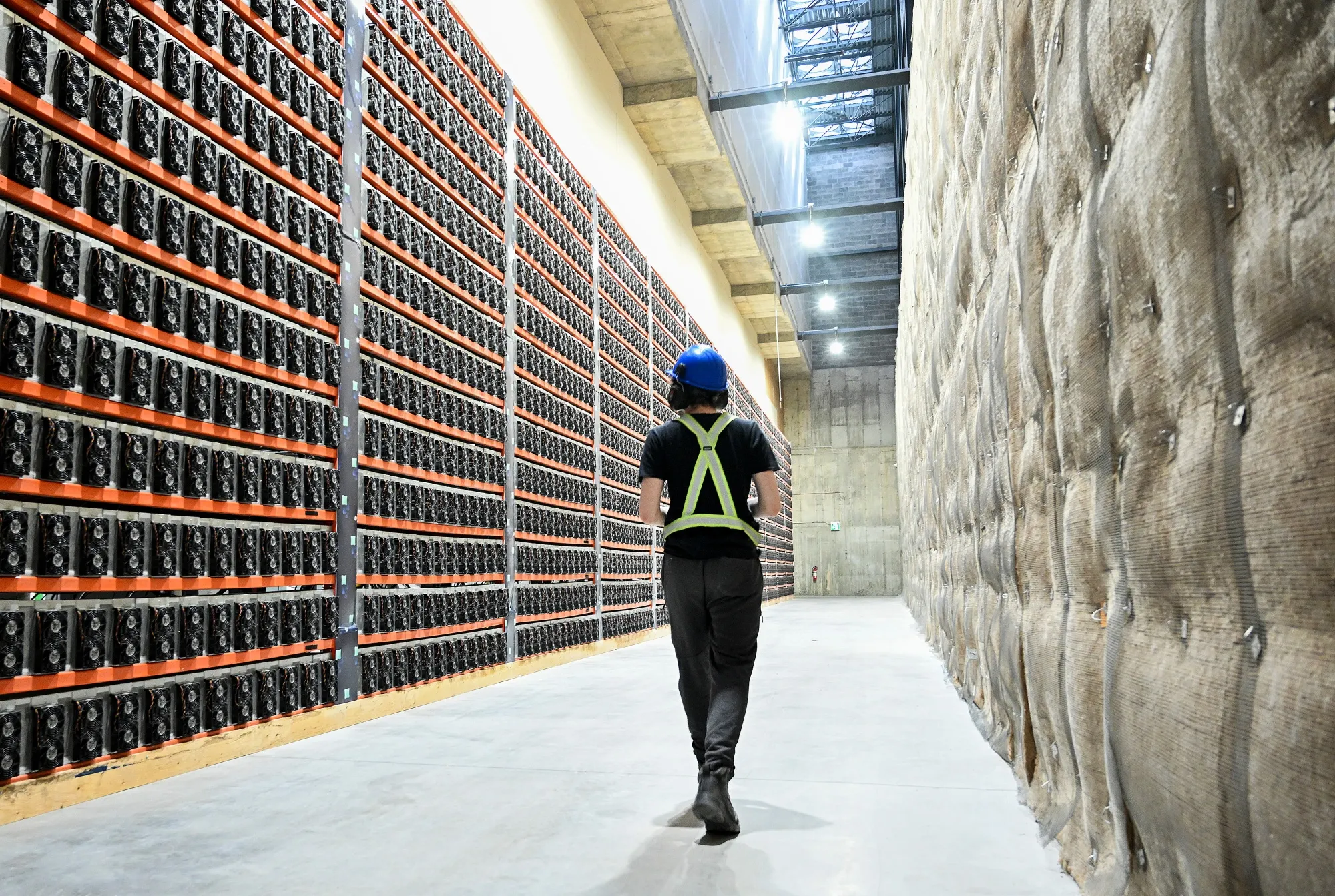 Bitfarms to Wind Down Bitcoin Mining to Focus on AI Data Centers - Bloomberg