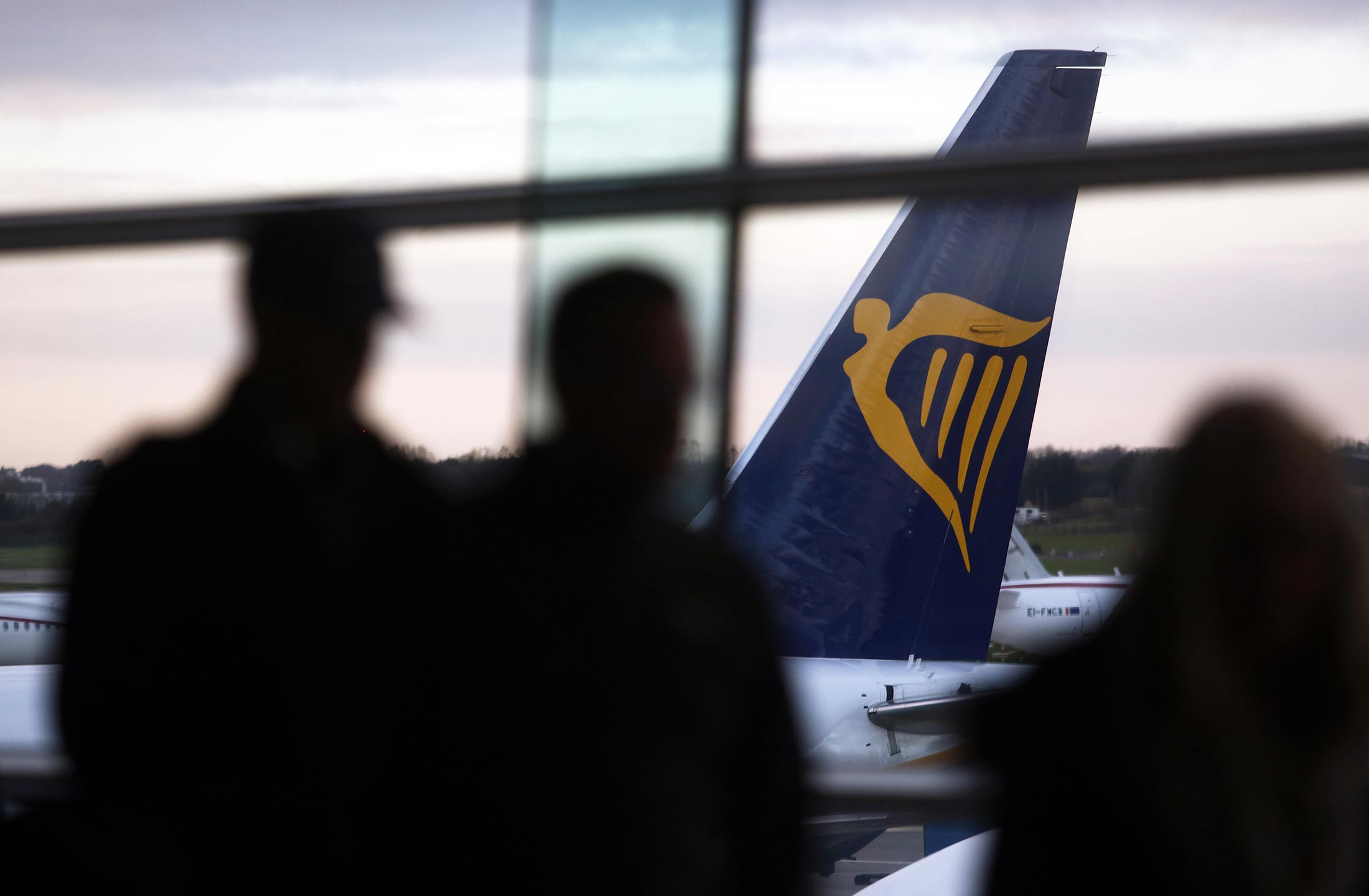 Ryanair Scraps Flights as Irish Pilot Strike Tests Resolve Bloomberg