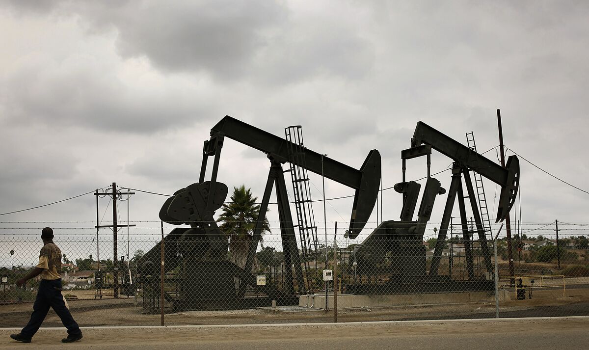 bloomberg.com - Geoffrey Morgan - Stocks Rally as Oil Plunges on Reopening of Hormuz Strait