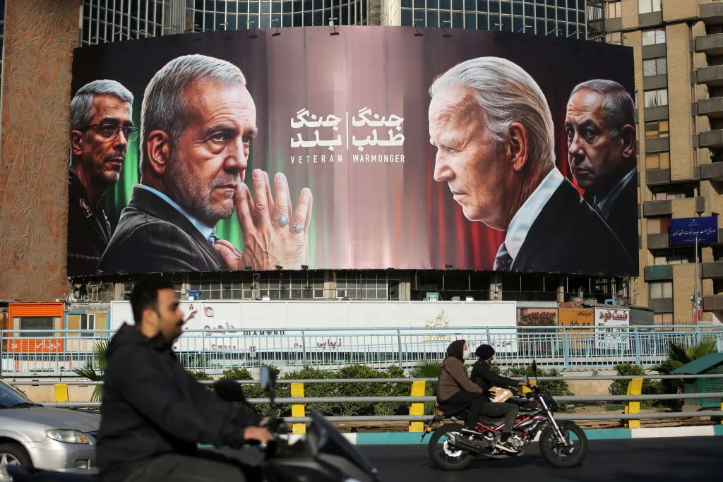 A banner&nbsp;in Veliasr Square in Tehran.