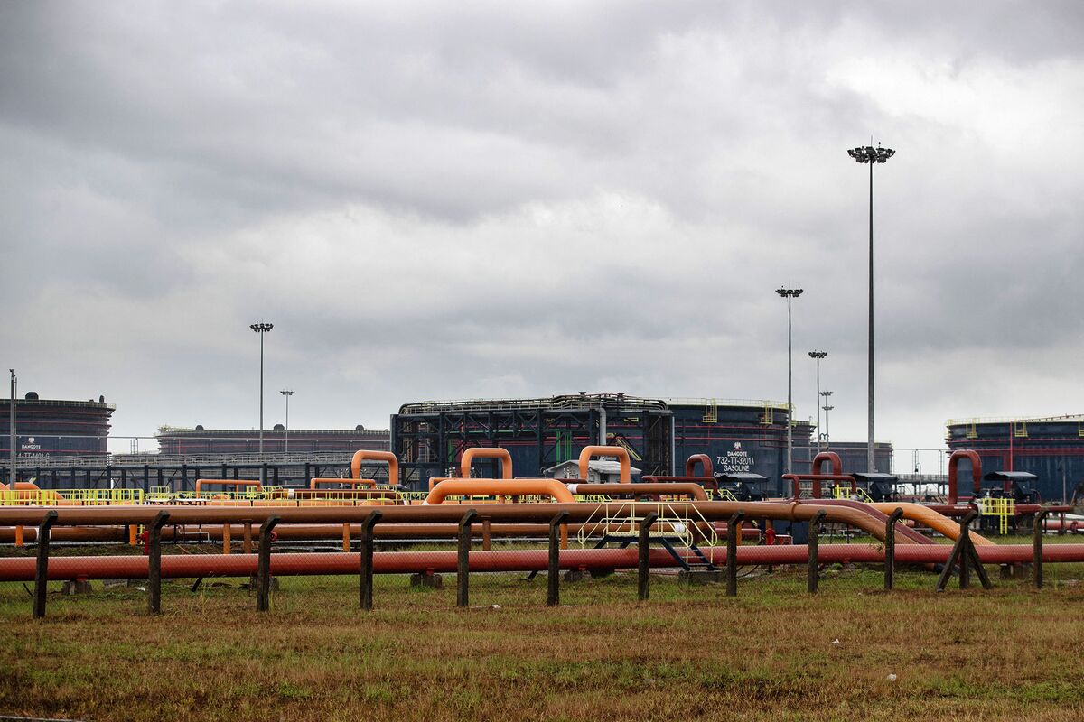 Dangote to Open IPO for Refinery Business Within Two Weeks