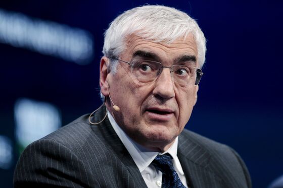 Michael Hintze’s Main Fund Faces at Least 30% Drop in Quarter