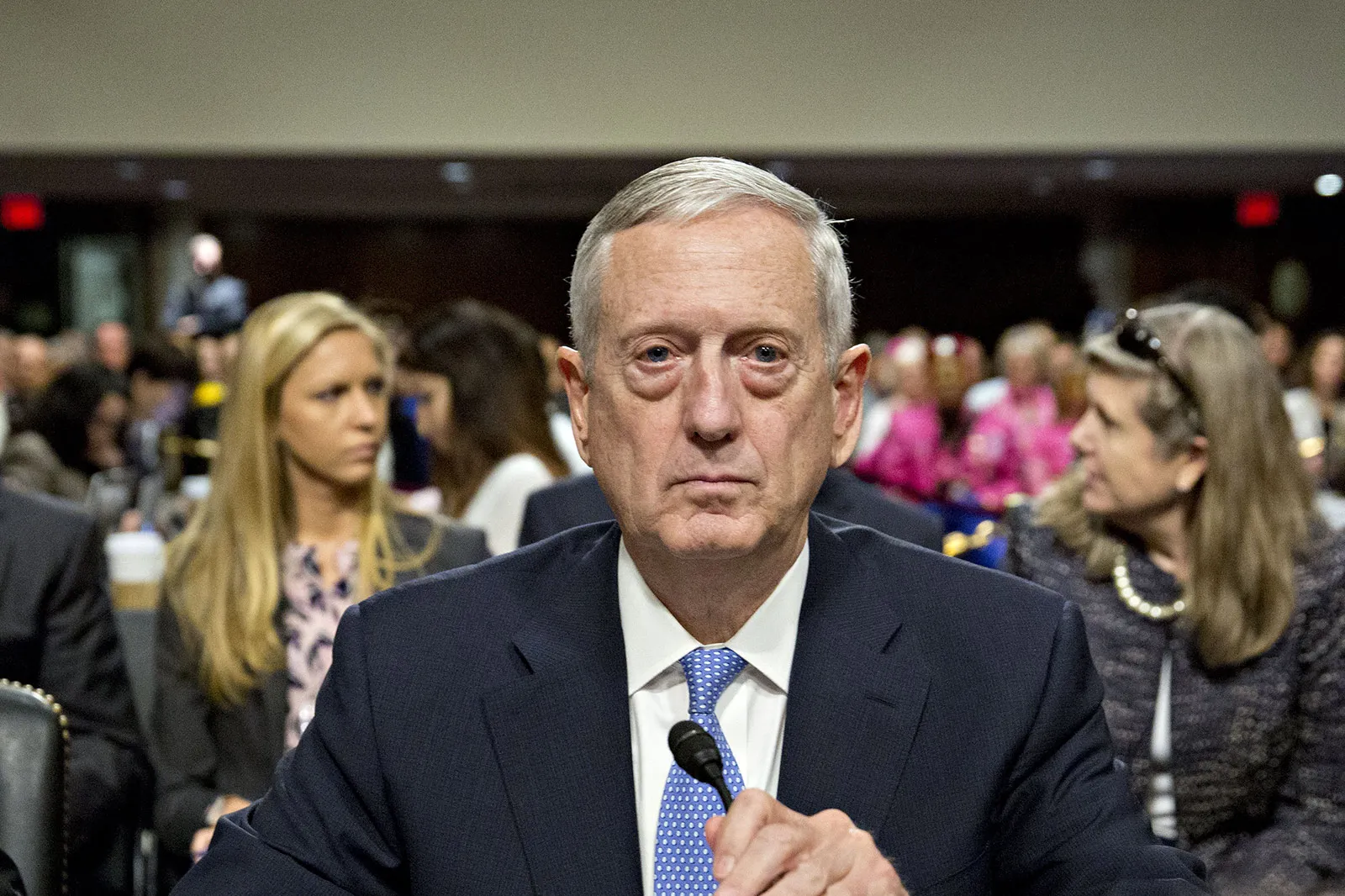 米上院：マティス国防長官、ケリー国土安保長官承認－大統領就任初日 - Bloomberg