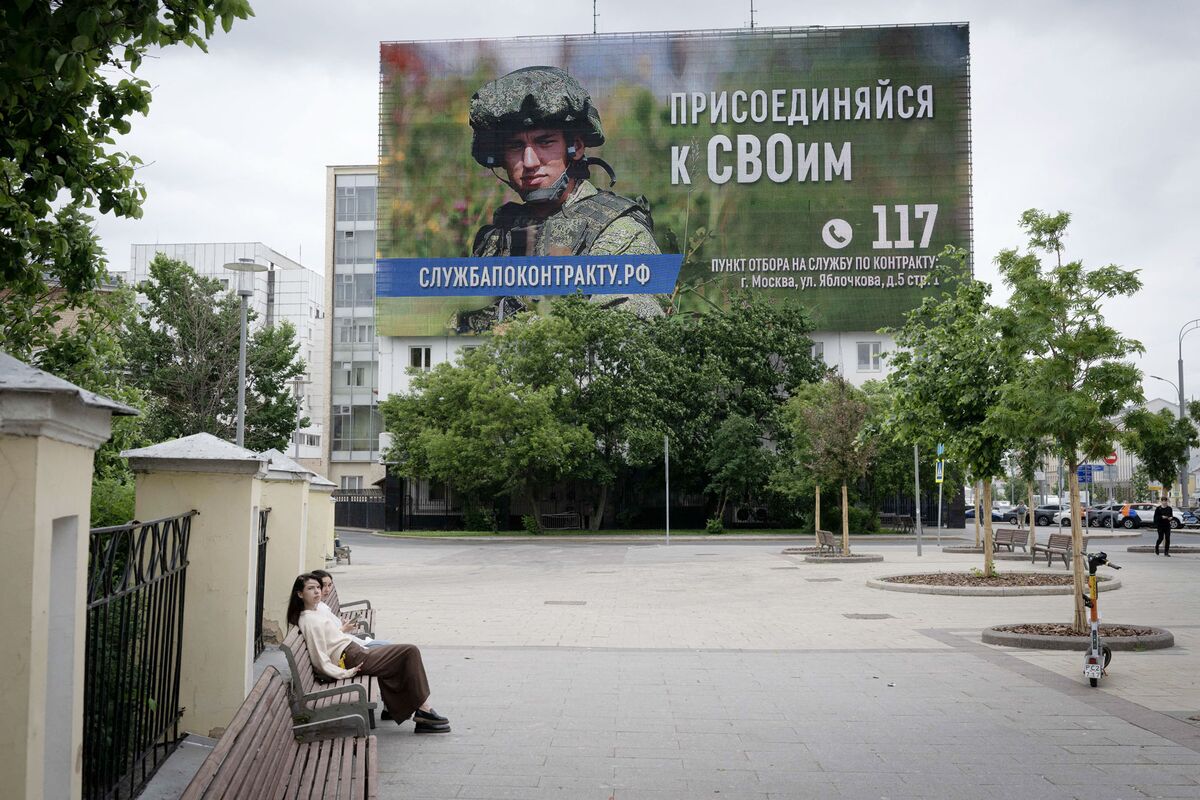 Ukraine Kursk Incursion Exposes Russia Troop Shortage