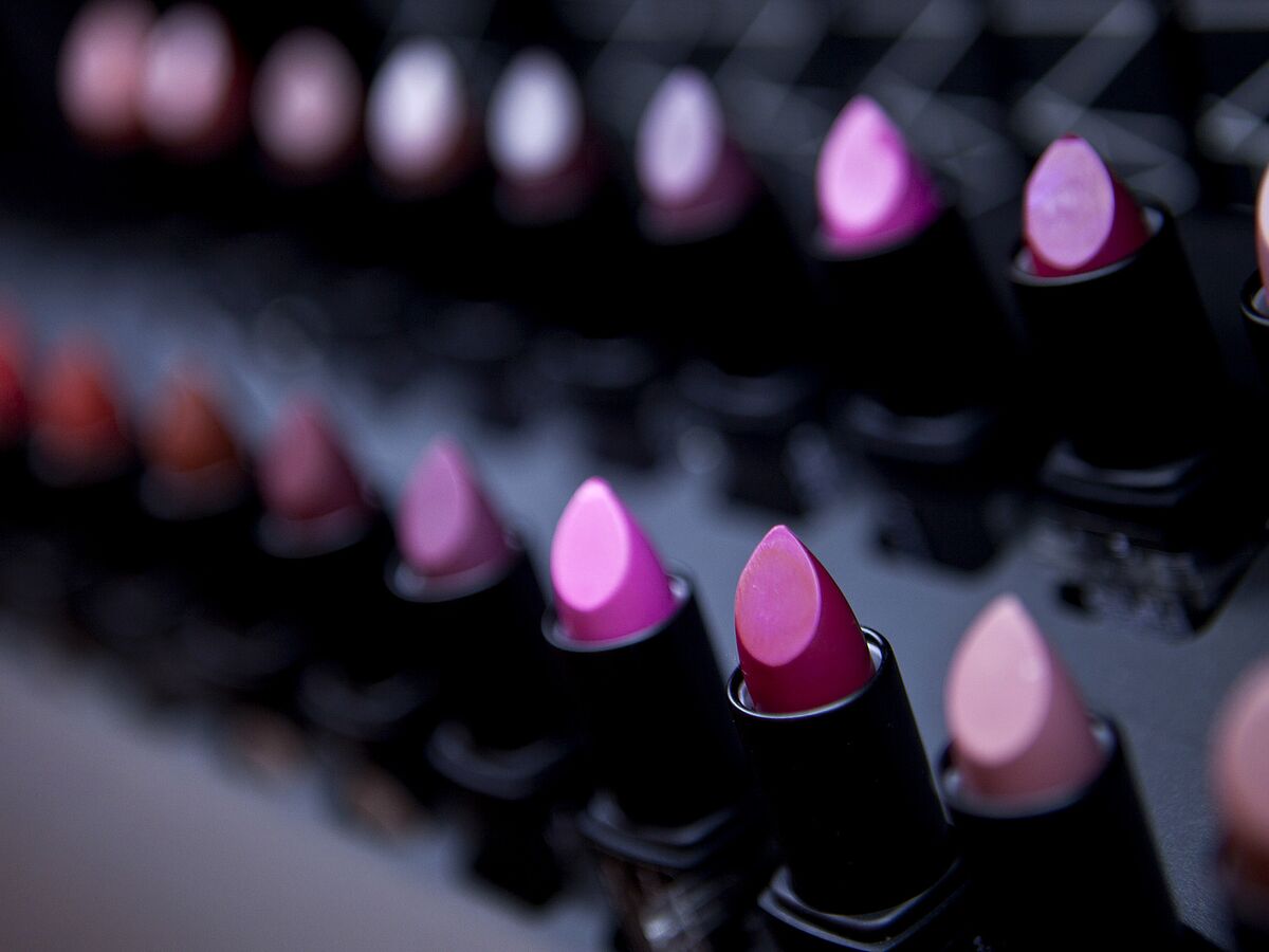 Estee Lauder Says ‘Lipstick Index’ Is Out, Moisturizer Is In Bloomberg